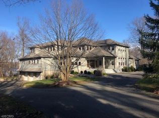825 W Shore Dr, Kinnelon, NJ 07405