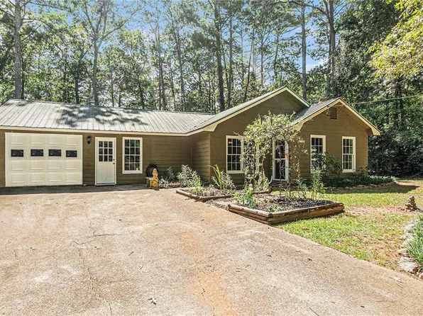 379 Cross Creek Ct, Auburn, GA 30011