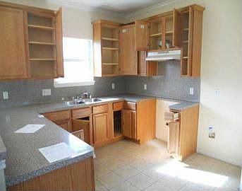 4th image of 202 Avenue D