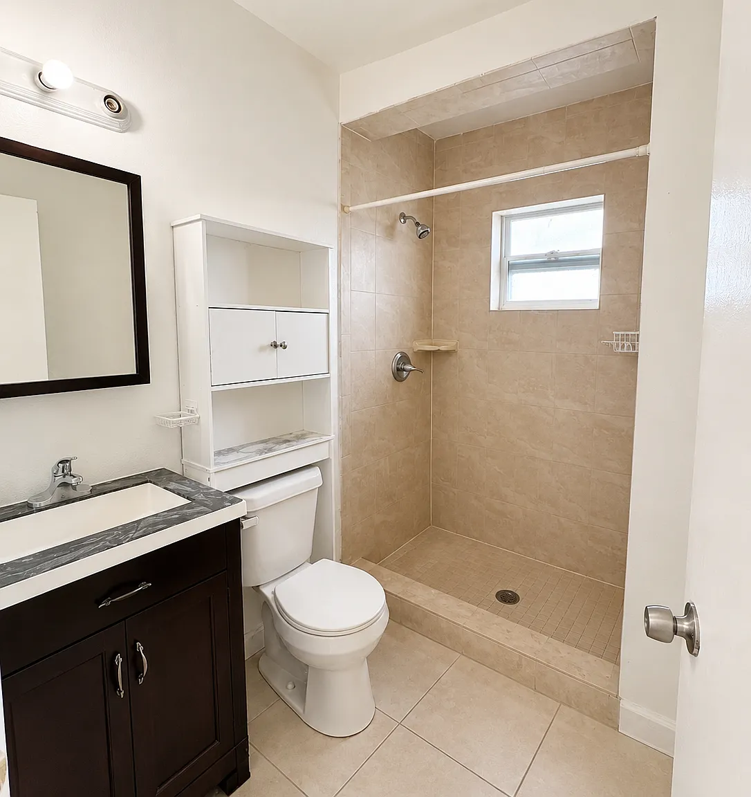3 bed, 1161 sqft, $2,200 — Photo 1