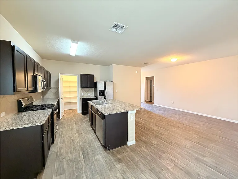 225 Cibolo Creek Dr — Photo 7