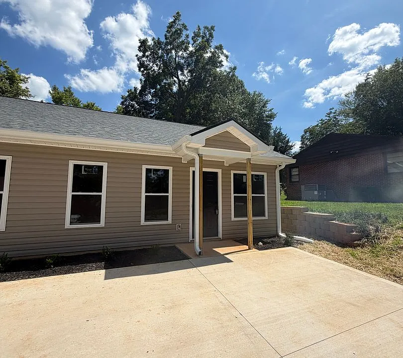 334 Dockery St #C