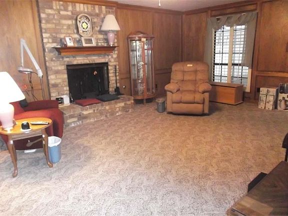 2nd image of 414 Yorkshire Ct
