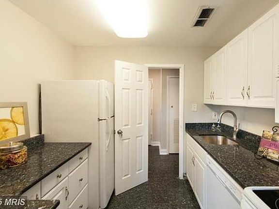 4th image of 3101 S Manchester St APT 319
