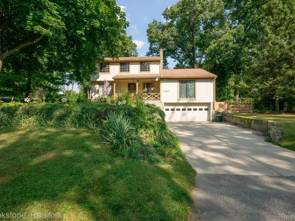 7660 Crestmore St, West Bloomfield, MI 48323