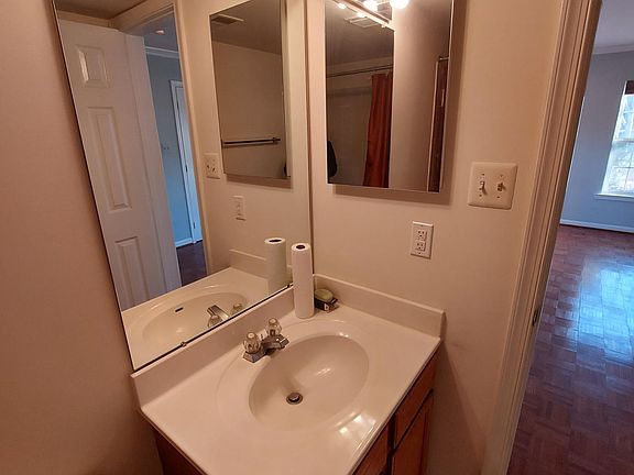4th image of 7842 Yankee Harbor Dr