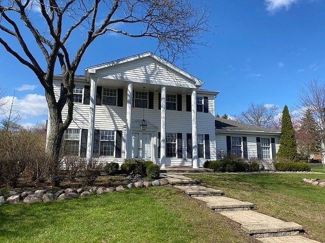1st image of 640 W Valley Ln