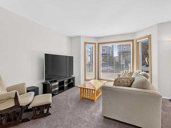 4th image of 85 River Rock Cir SE