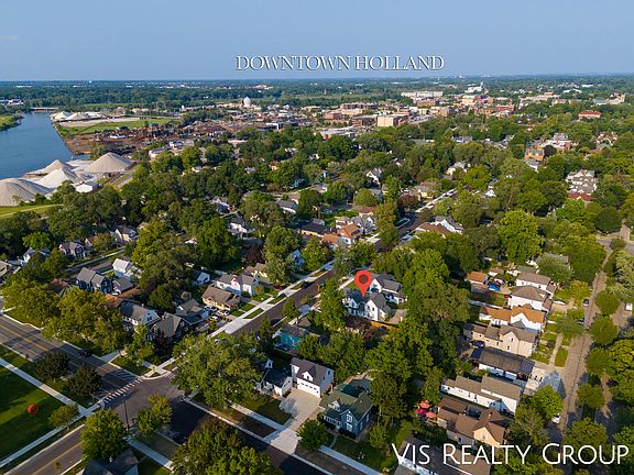 3rd image of 284 W 11th St