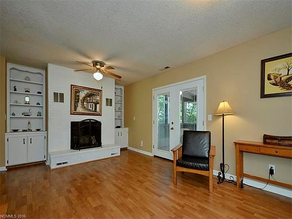 4th image of 107 Abbey Fields Ln