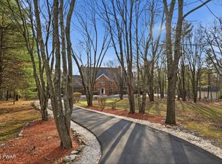 383 S Main Rd, Mountain Top, PA 18707