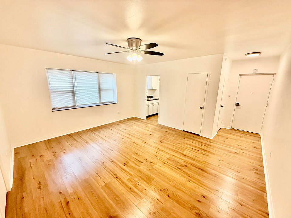 1st image of 600 California Ave #9