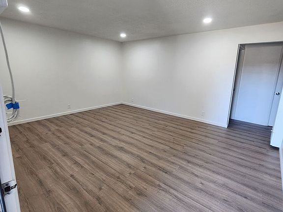 3rd image of 1895 San Vincente Dr #7