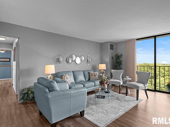 2nd image of 1800 7th St APT 10D