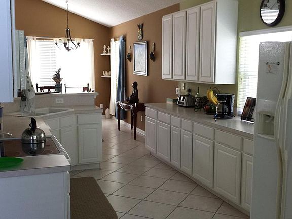 2nd image of 751 Ashbury Ave