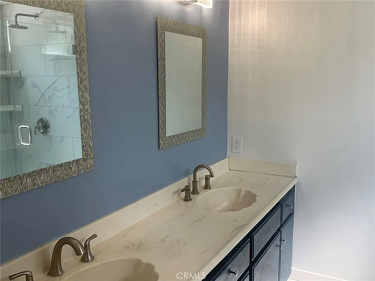 2114 Forbes Ave — Photo 22