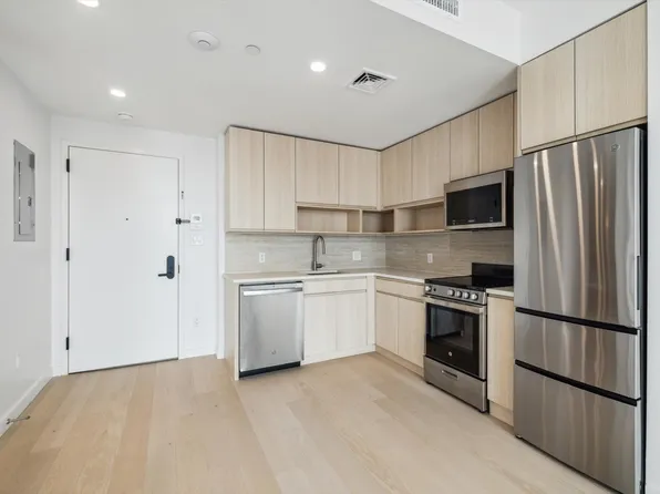 8 Marcy Avenue image 3 of 14