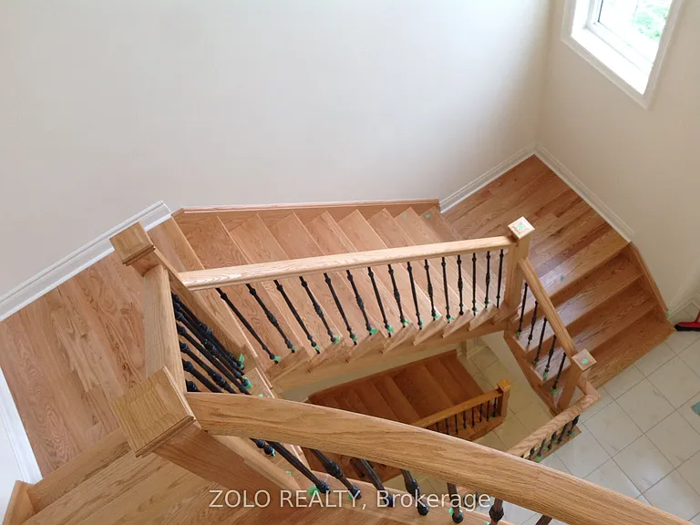 64 Cayton Cres — Photo 7