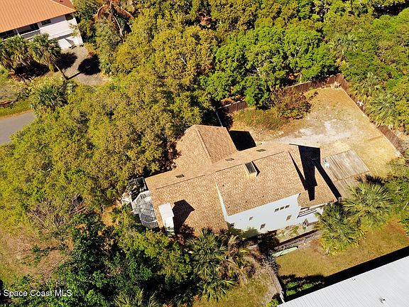3rd image of 5875 Riverside Dr