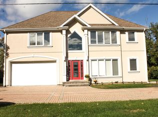 2842 Central Rd, Glenview, IL 60025