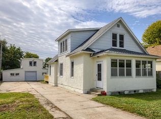 911 Avenue G, Council Bluffs, IA 51503