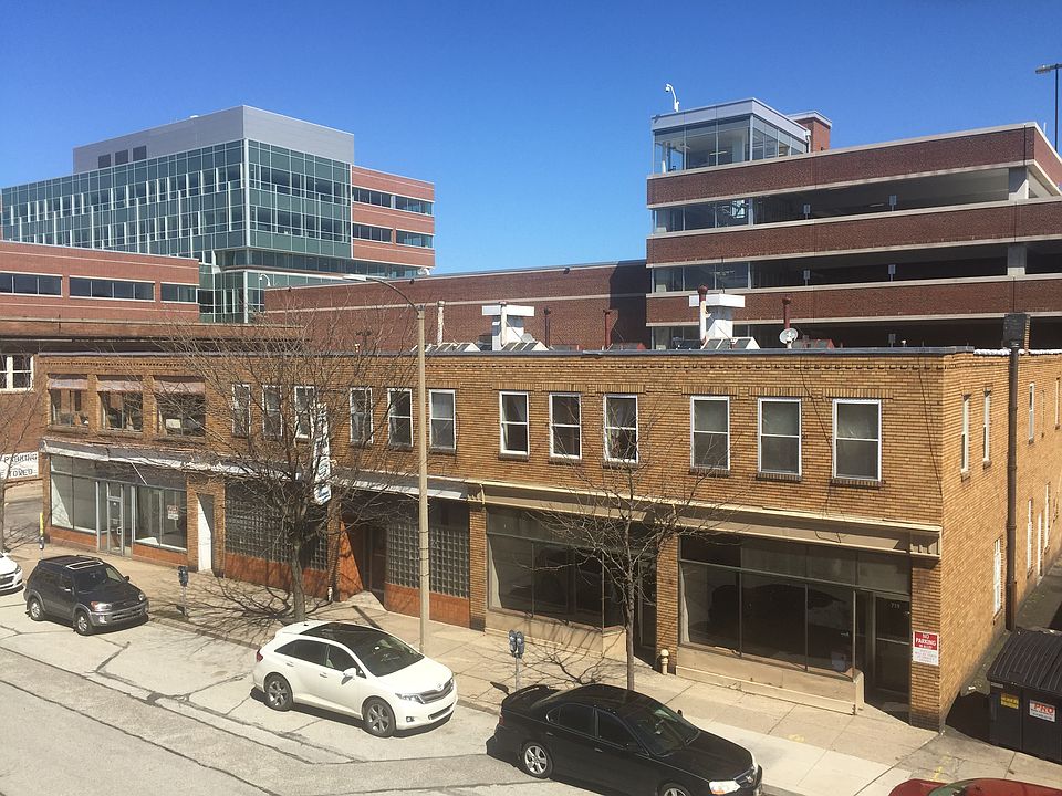 Apartment 3 is over the center storefront