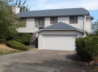 604 SW Austin Pl, Seattle, WA 98106