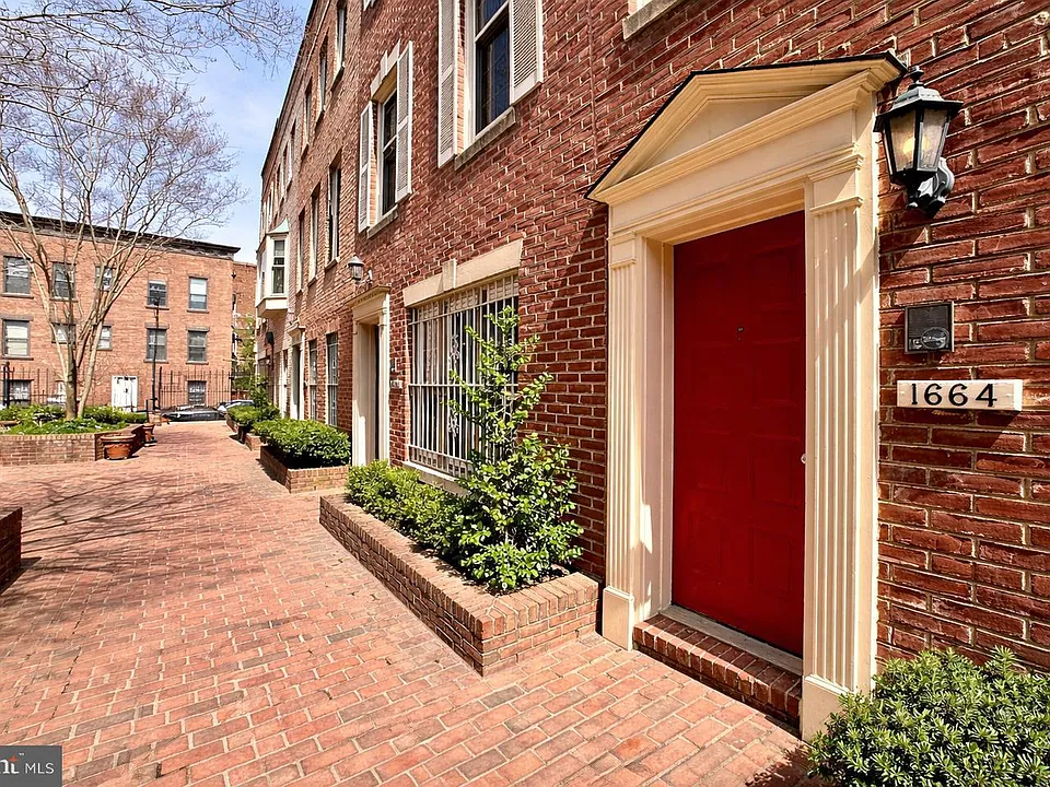 1664 Euclid St NW