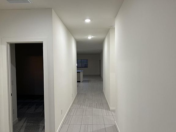 5th image of 912 E Penny Ln