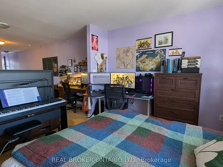 1186 Woodbine Ave #B — Photo 4