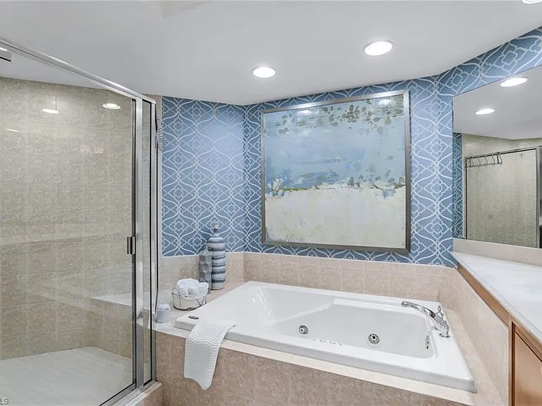 2728 Tiburon Blvd E #105 — Photo 12