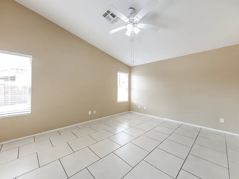 4101 W Wethersfield Rd — Photo 10