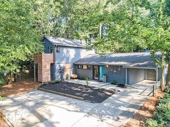 2nd image of 988 Cardova Dr NE