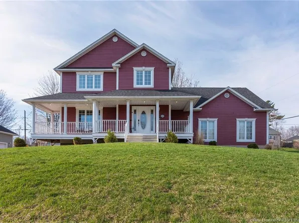 698 Frampton Ln, Moncton, NB E1G 4Z4