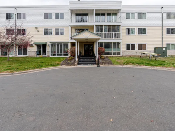 122 Demont Ave E APT 256, Little Canada, MN 55117