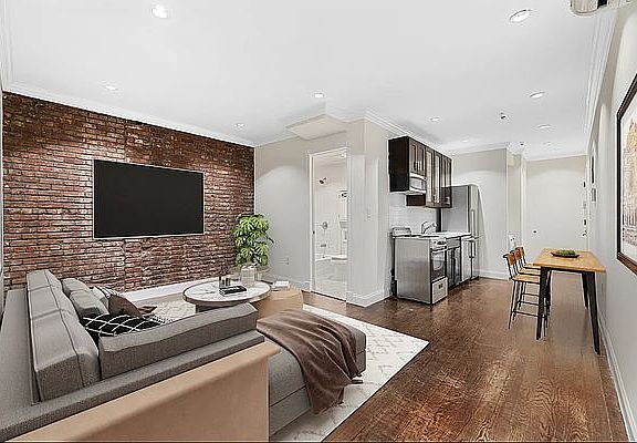 2nd image of 316 W 14th St APT 2