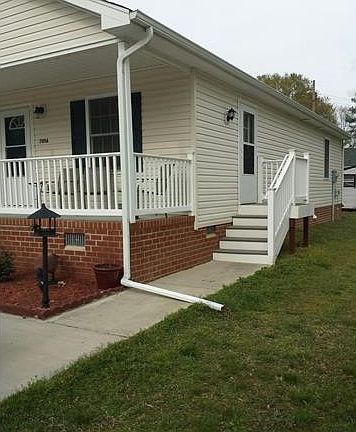 2nd image of 709A Blackstone Ave