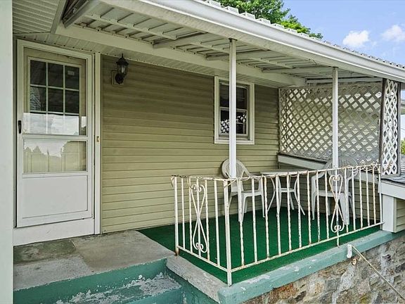 4th image of 177 Orient St