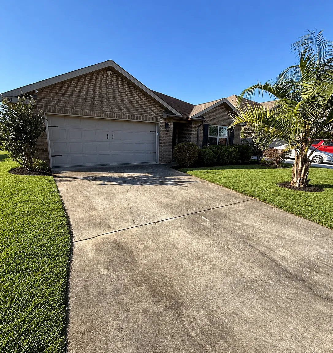 4 bed, 1841 sqft, $2,200 — Photo 1