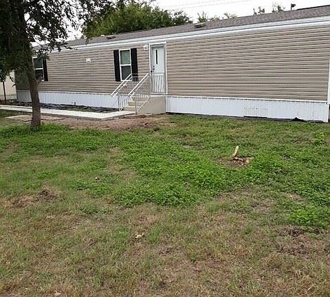 2nd image of 205 Dogwood Ln