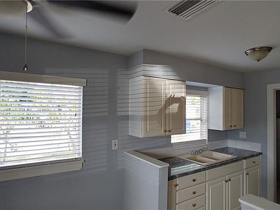 5th image of 1769 Glenway Ct