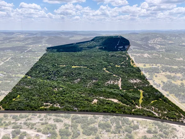 4400 Whartons Dock, Bandera, TX 78003