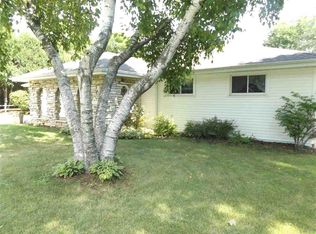 1117 Deerfield Ave, Menasha, WI 54952