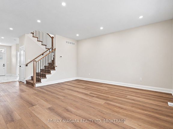 4th image of 63 Swan Ave