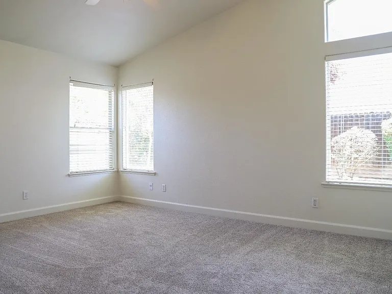 5662 N Delbert Ave — Photo 2