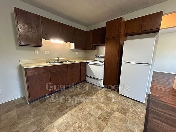2nd image of 1602 Brookside Dr Unit 105