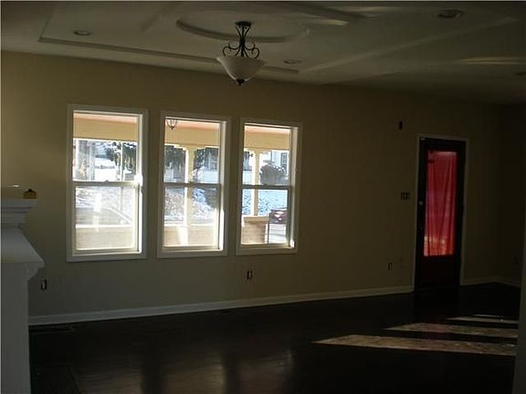4th image of 3921 N Capitol Ave