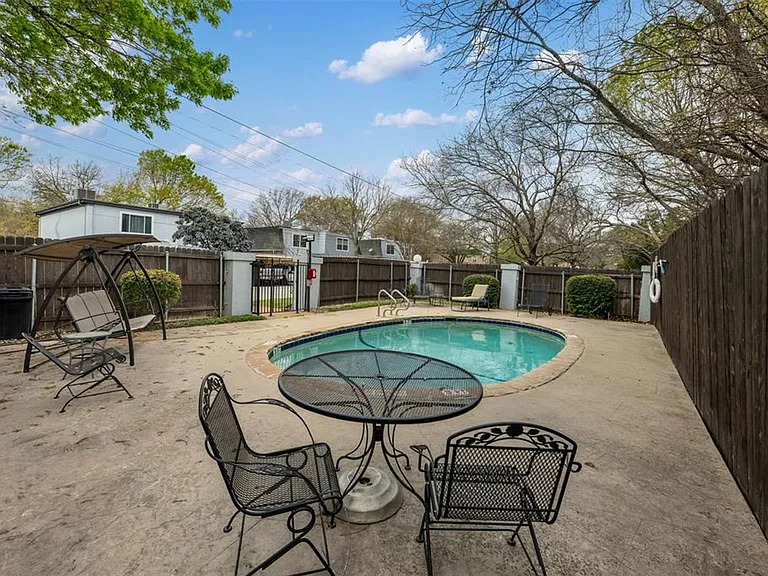 6107 Bullard Dr #A — Photo 39