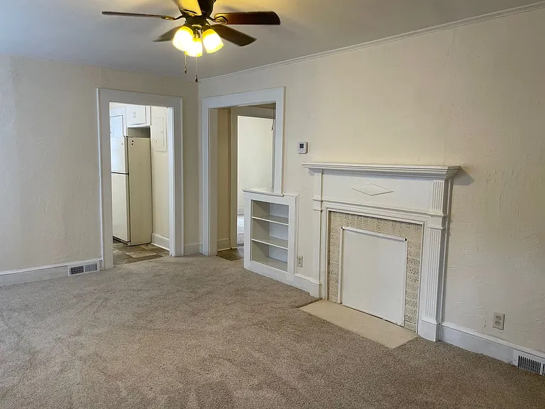 420 N Elm St — Photo 4