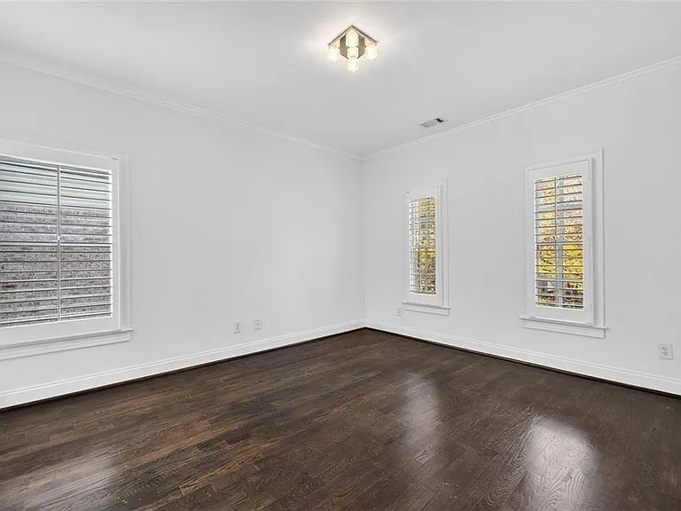 2063 Mason Mill Rd — Photo 28